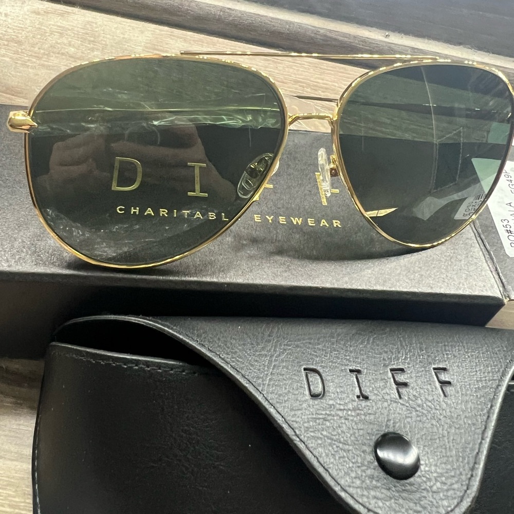 Diff Eyewear Nala Aviator Sunglasses